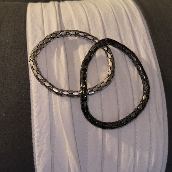 Bracelets - Picture 2 of 2